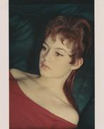 Philippe Halsman - Brigitte Bardot chez elle à Paris en 1951, Antiek en Kunst