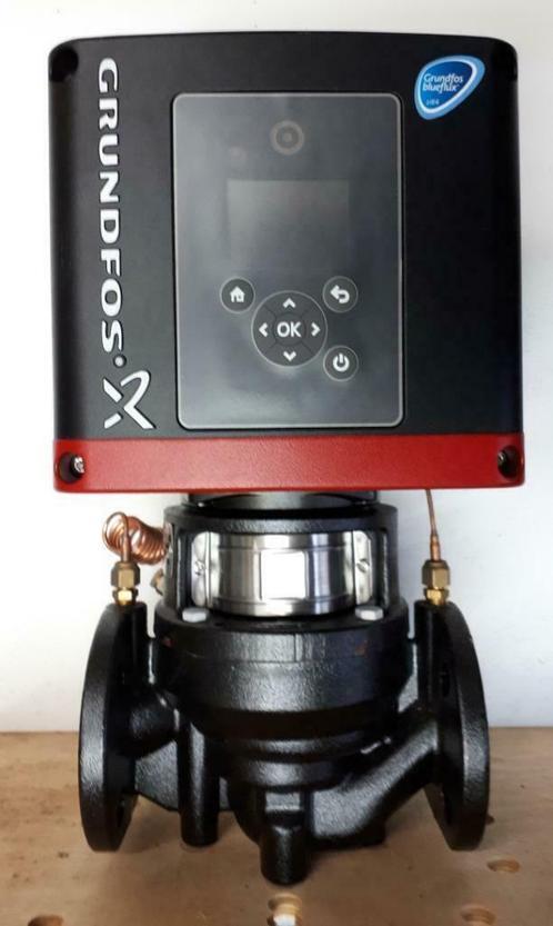 GRUNDFOS TPE 32-30/4-S AFA BUBE NIEUW 9851446 230V 220mm, Doe-het-zelf en Verbouw, Verwarming en Radiatoren, Nieuw, Ophalen of Verzenden