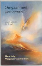 Omgaan met gestorvenen 9789020282177 H. Stolp, H. Stolp, M. van den Brink, Gelezen, Verzenden