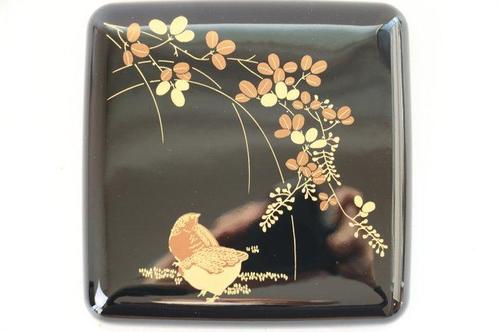 Een elegant ontworpen Aizu-nuri  drie-laags doos - Lak -, Antiek en Kunst, Antiek | Overige Antiek