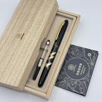 Kuretake & Wancher - Maki-e titled Crane’s Thousand-Year, Verzamelen, Pennenverzamelingen, Nieuw