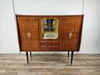 Vitrinekast - Etalage uit de jaren 60 bekleed met mahonie, Antiek en Kunst, Curiosa en Brocante