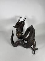Okimono Draken in brons - 52 x 38 x 40 cm - Brons - Japan -, Antiek en Kunst