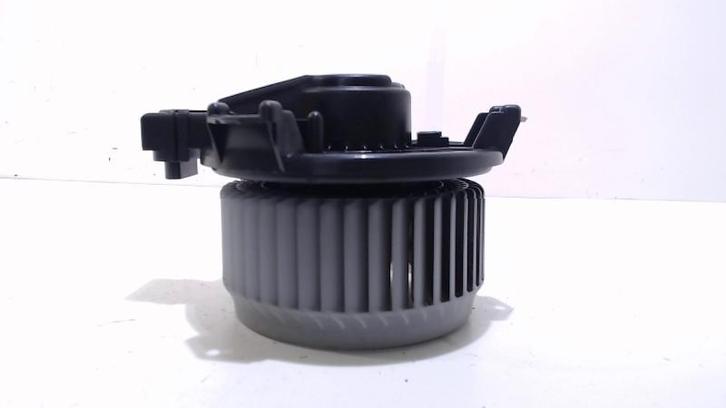 Kachel ventilator motor Suzuki Swift III 1.3 AV2727000311, Auto-onderdelen, Airco en Verwarming, ARN erkend, Stiba lid, Erkend duurzaam