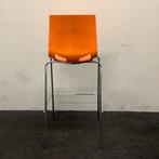 Tweedehands barkruk zithoogte 77 cm, oranje - chroom, Huis en Inrichting, Barkrukken, Ophalen of Verzenden, Gebruikt