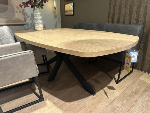 Eettafel Cherise **SHOWROOMMODEL**, Huis en Inrichting, Tafels | Eettafels, Nieuw