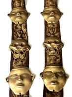 Boeddhistische tantrische vergulde bronzen schedels en, Antiek en Kunst