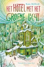 Het hotel met het groene licht 9789025884185 Kate Milford, Boeken, Verzenden, Gelezen, Kate Milford