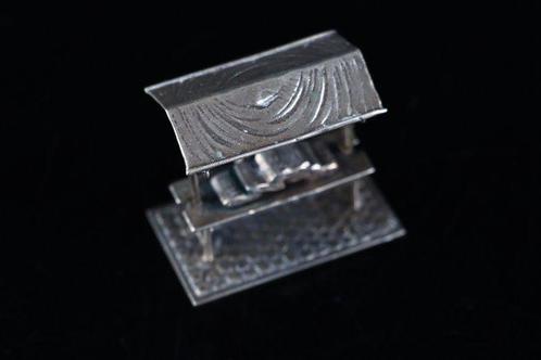 Miniatuur beeldje - Stoffenkraam - .835 zilver, Antiek en Kunst, Antiek | Goud en Zilver