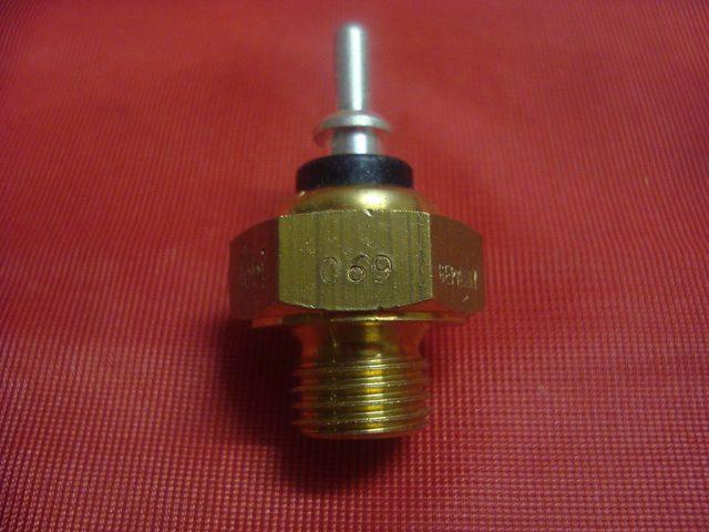 Temperatuurschakelaar, radiateurventilator |  Mercedes w201, Auto-onderdelen, Elektronica en Kabels, Ophalen of Verzenden