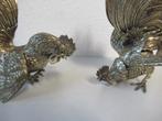 Beeld, 2 Verzilverde vechthanen - 22 cm - Koper verzilverd