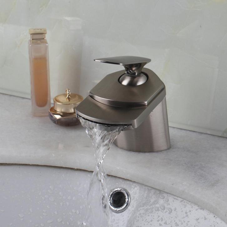 Watervalkraan Marie Antoinette nikkel afgewerkt, Doe-het-zelf en Verbouw, Sanitair, Nieuw, Verzenden