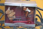 Steiff: Wiwag met aapje en teddybeer, replica 1924, gemaakt, Antiek en Kunst, Antiek | Speelgoed