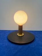 Tala - Lamp - Knuckle Table Lamp - Walnoot, Antiek en Kunst, Antiek | Lampen