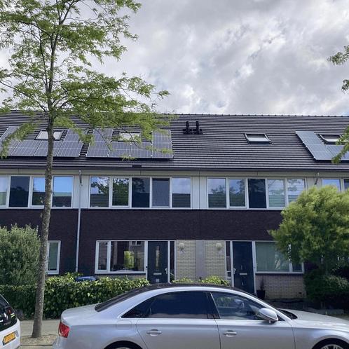 Eengezinswoning met tuin en parkeerplaats, Huizen en Kamers, Garages en Parkeerplaatsen