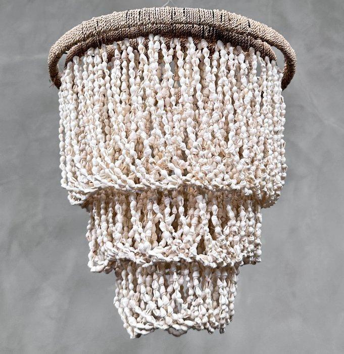 NO RESERVE PRICE - SL12 - Stunning Shell Chandelier -, Antiek en Kunst, Kunst | Designobjecten