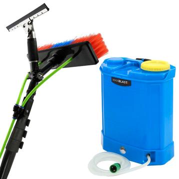16L Watergevoerde Rugzak & 30ft Reinigingsstok beschikbaar voor biedingen