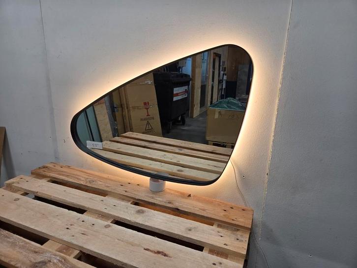 Spiegel 100 x 60 cm met zwarte rand en dimbare, Doe-het-zelf en Verbouw, Sanitair, Bad, Nieuw, Ophalen of Verzenden