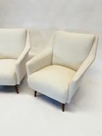 Club fauteuil in bouclé, Hout, Minder dan 75 cm, Ophalen of Verzenden, Zo goed als nieuw
