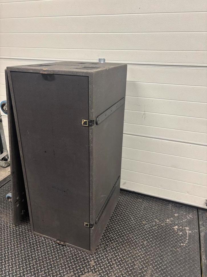 L-Acoustics SB28 – Krachtige Dubbele 18” Subwoofer, Audio, Tv en Foto, Luidsprekers, Subwoofer, Gebruikt, 120 watt of meer, Ophalen