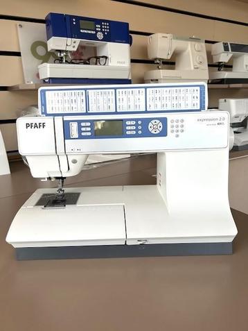 Pfaff expression 2.0  naaimachine bij de naaimachinezaak. beschikbaar voor biedingen