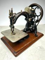Willcox & Gibbs Naaimachine - gietijzer, hout