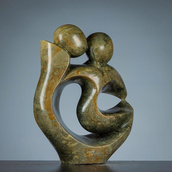 Beeld; Loving couple - M. Chamba, Tuin en Terras, Tuinbeelden, Nieuw, Steen, Mensenbeeld, Ophalen