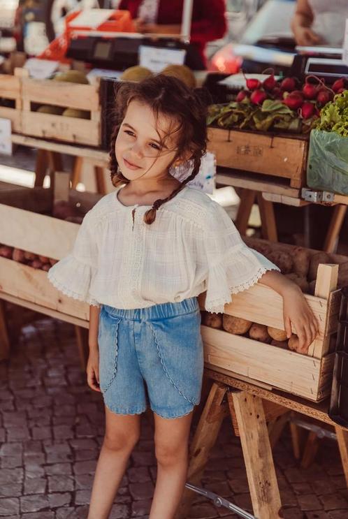 Meisjesblouse Feliza off white  Louise Misha Maat 110 110, Kinderen en Baby's, Kinderkleding | Maat 110, Meisje, Nieuw, Trui of Vest