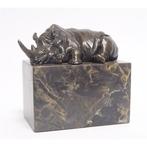 BRONZEN BEELD VAN EEN LIGGENDE NEUSHOORN (Interieur), Antiek en Kunst, Verzenden