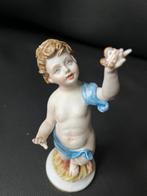 Capodimonte - Beeldje - Putti tenant un papillon et putto, Antiek en Kunst