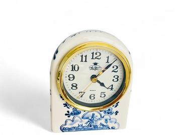 Veiling - Royal Delft hand geverfd - Bureau klok beschikbaar voor biedingen