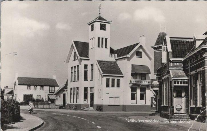 UITHUIZERMEEDEN - Gemeentehuis, Verzamelen, Ansichtkaarten | Nederland, Verzenden