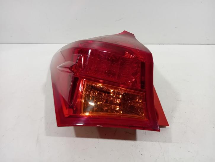 Achterlicht links buiten Toyota Auris  1.8 Hybrid 8155602730, Auto-onderdelen, Verlichting, ARN erkend, Stiba lid, Erkend duurzaam