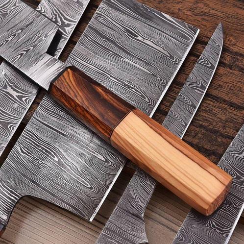 Keukenmes - Chefs knife - hout, olijfhout en gevouwen staal, Antiek en Kunst, Antiek | Keukenbenodigdheden