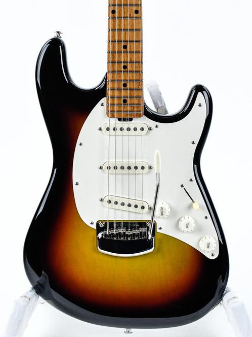 Music Man BFR Classic Cutlass 58 Nitro SSS 58 Burst, Muziek en Instrumenten, Snaarinstrumenten | Gitaren | Elektrisch, Solid body