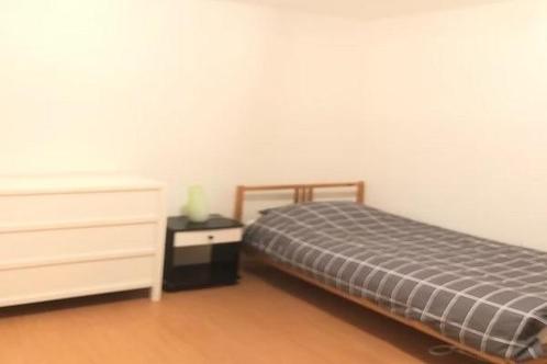 Kamer Mathenesserdijk in Rotterdam, Huizen en Kamers, Kamers te huur, 20 tot 35 m², Rotterdam