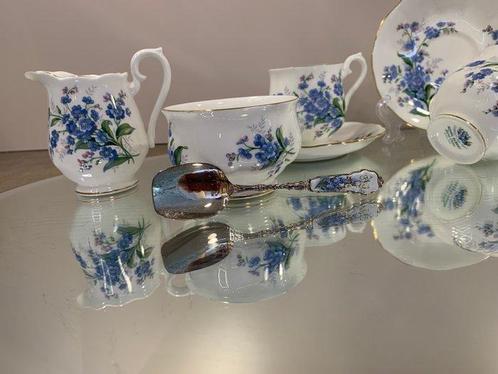 Royal Albert - Koffie- en theeservies (14) - Forget- me-not, Antiek en Kunst, Antiek | Meubels | Tafels