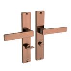 Geveerde deurklink Lusso mat brons op schild met WC-slot..., Ophalen of Verzenden, Nieuw, IJzer, Klink of Kruk