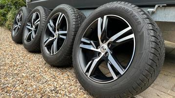 18 inch Volvo R design met winterbanden, T3, T4 en D4 beschikbaar voor biedingen