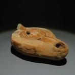 Laat-Romeins / Vroeg-Byzantijns Terracotta Olie lamp. 4e-6e