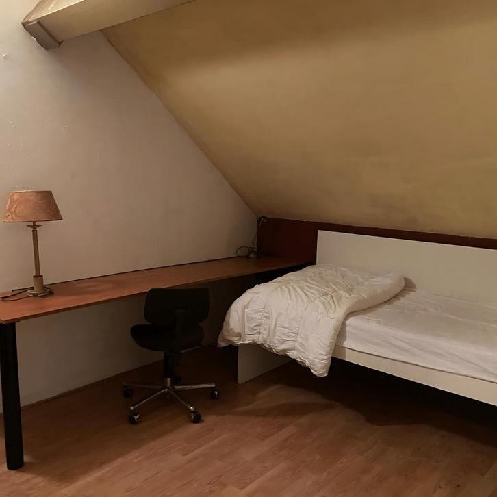 kamer in Almere gevonden voor €750,- pm, Huizen en Kamers, Kamers te huur, 20 tot 35 m², Almere