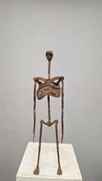 Skelet van smeedijzer - Mumuyé - Nigeria (Zonder