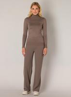 Base Level trui Yuen Maat:, Kleding | Dames, Verzenden, Nieuw, Overige kleuren