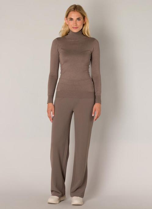 Base Level trui Yuen Maat:, Kleding | Dames, Truien en Vesten, Overige kleuren, Nieuw, Verzenden