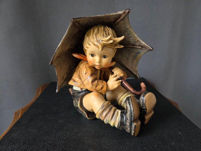 Goebel - Beeldje - Hummel UMBRELLA BOY - N° 152/II/A - TMK, Antiek en Kunst, Curiosa en Brocante