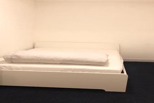 Studio Mathenesserweg in Rotterdam, Huizen en Kamers, Kamers te huur, 20 tot 35 m², Rotterdam