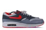 Nike Air Max 1 iD Solar Red  44.5, Kleding | Heren, Schoenen, Ophalen of Verzenden, Nieuw, Nike, Sneakers of Gympen