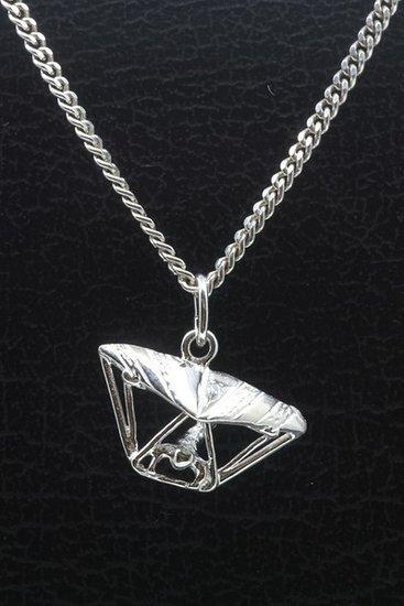 Zilveren Parasailer - Hangglider - Deltavlieger ketting h..., Sieraden, Tassen en Uiterlijk, Kettinghangers, Verzenden