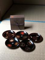 Schotel (5) - black lacquer base with vivid red circular