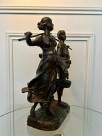 Snijwerk, statue représente un couple de paysan - 37 cm -, Antiek en Kunst, Antiek | Keramiek en Aardewerk